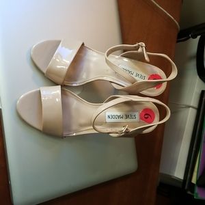 Steve Madden patent tan heels